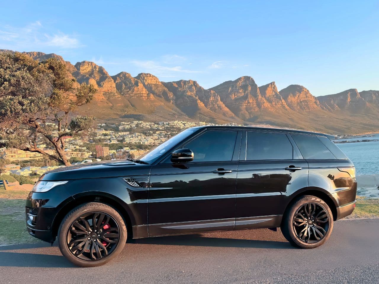Black_Range_Rover_02.jpg