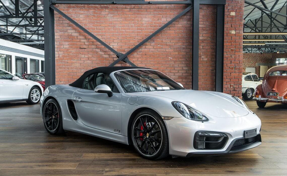 porsche-4.jpg